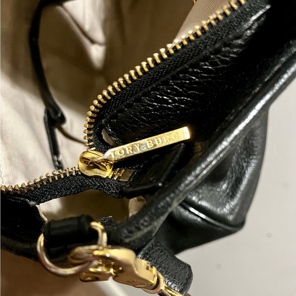 Tory Burch pebble grain leather bag w/ removable strap - Picture 4 of 16